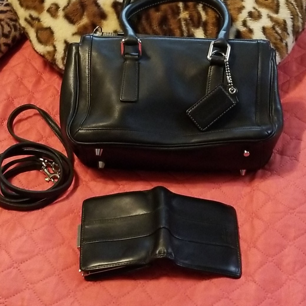 COACH PURSE AND WALLET - Picture 5 of 7